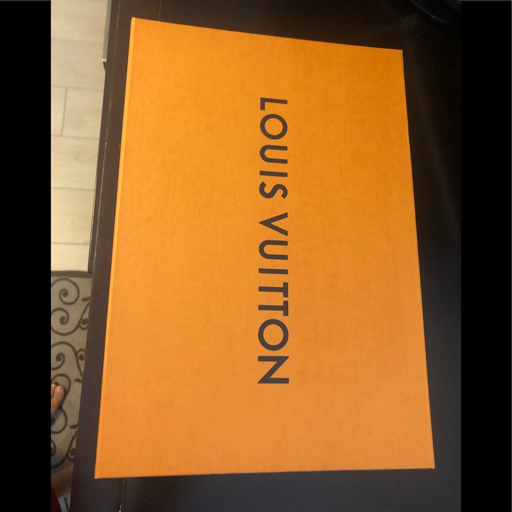 Louis Vuitton box